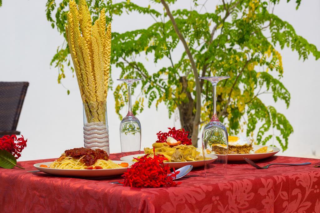 Castle Inn Bodufolhudhoo Esterno foto