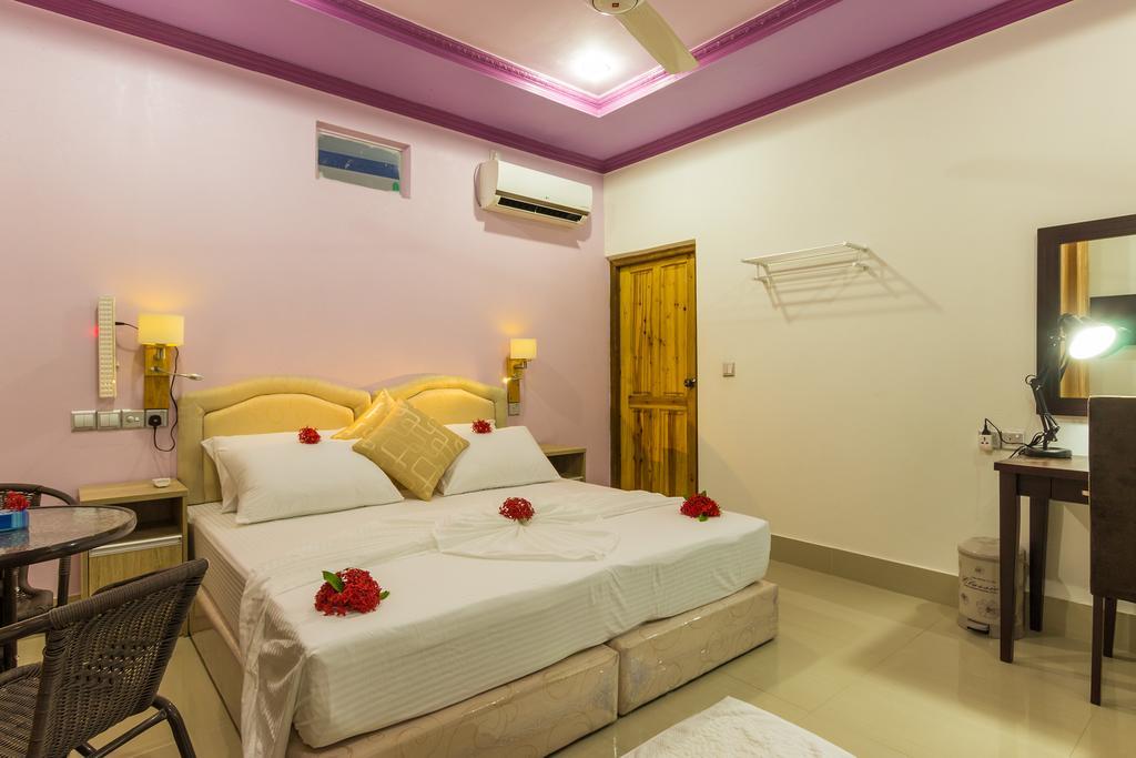 Castle Inn Bodufolhudhoo Esterno foto